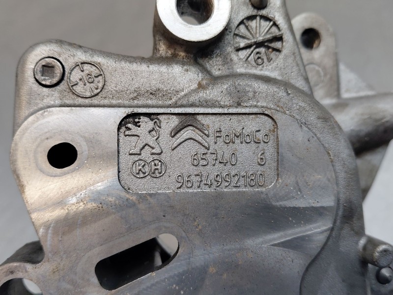 Recambio de depresor freno / bomba vacio para peugeot boxer combi bus referencia OEM IAM 9674992180  