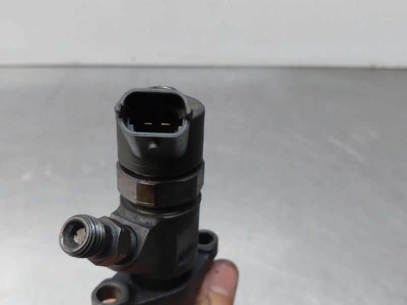 Recambio de inyector para peugeot 307 (3a/c) 1.6 hdi 110 referencia OEM IAM 0445110281  