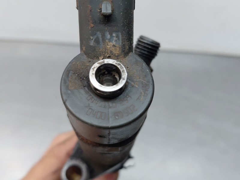 Recambio de inyector para peugeot 307 (3a/c) 1.6 hdi 110 referencia OEM IAM 0445110259  