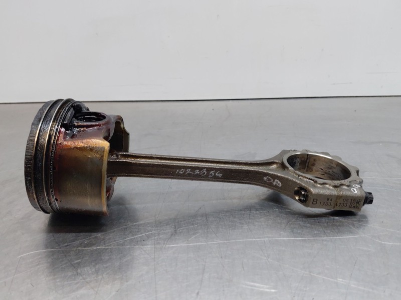 Recambio de biela para hyundai kona hybrid referencia OEM IAM 2351003HA0  