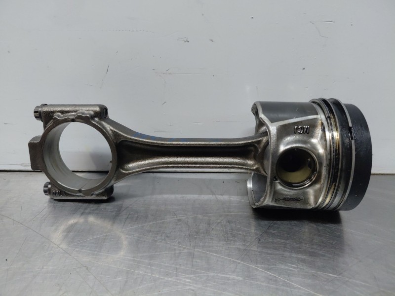 Recambio de biela para seat ateca style go referencia OEM IAM 03L105401A  