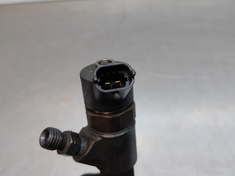 Recambio de inyector para iveco daily 35s16 35-160 referencia OEM IAM 0445110418 504389548 