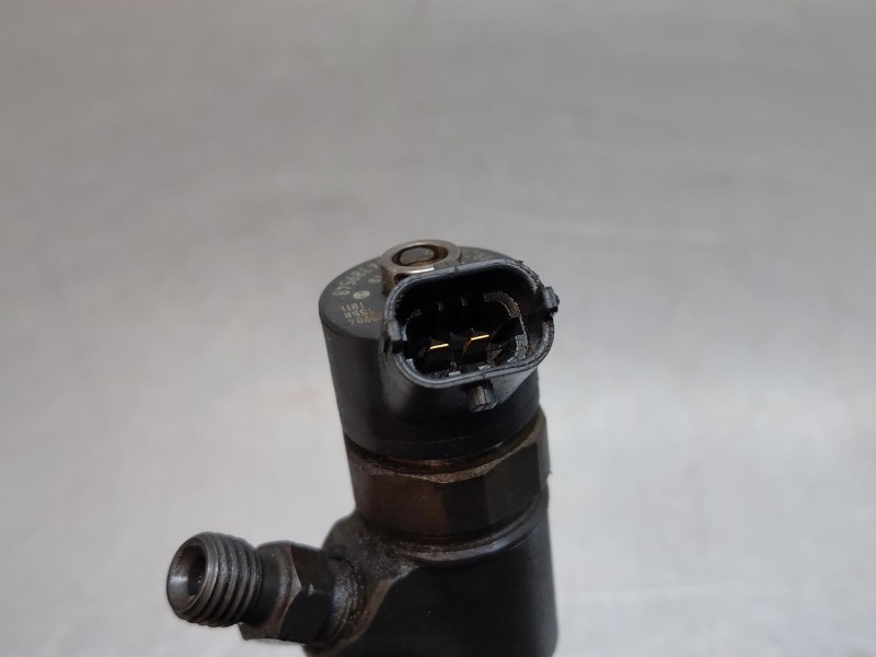 Recambio de inyector para iveco daily 35s16 35-160 referencia OEM IAM 0445110418 504389548 