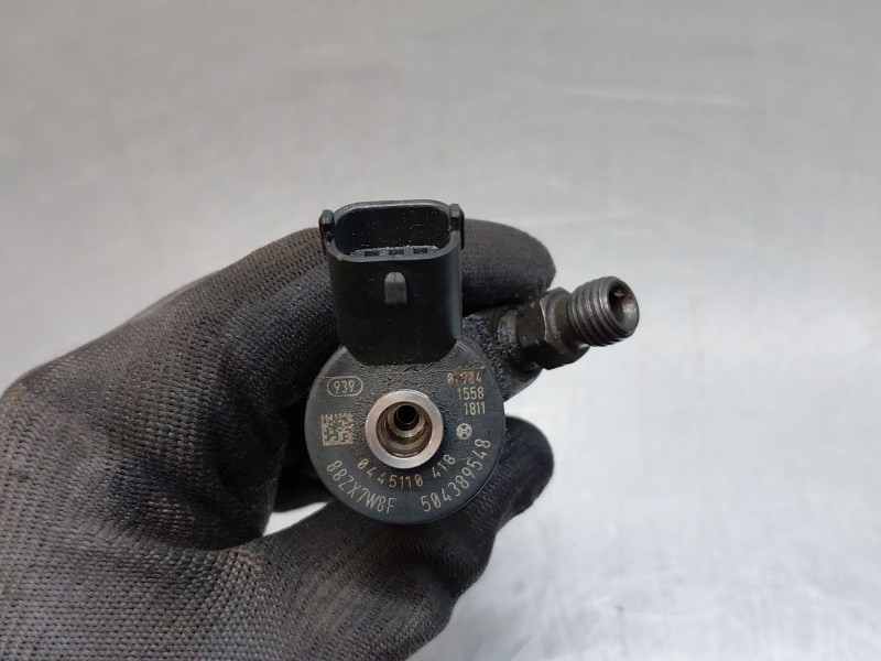 Recambio de inyector para iveco daily 35s16 35-160 referencia OEM IAM 0445110418 504389548 