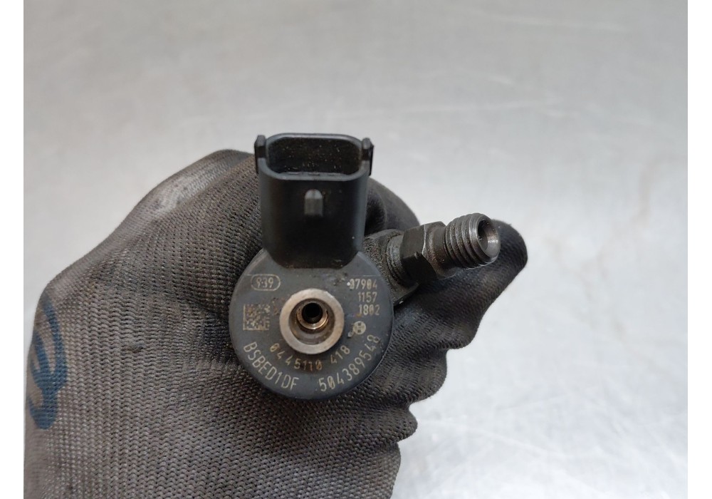 Recambio de inyector para iveco daily 35s16 35-160 referencia OEM IAM 0445110418 504389548 