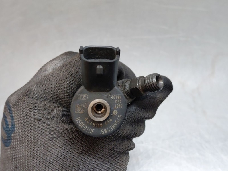 Recambio de inyector para iveco daily 35s16 35-160 referencia OEM IAM 0445110418 504389548 