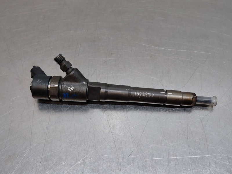 Recambio de inyector para iveco daily 35s16 35-160 referencia OEM IAM 0445110418 504389548 