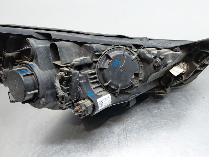 Recambio de faro izquierdo para hyundai tucson (tl, tle) 1.7 crdi referencia OEM IAM 92101D7101  
