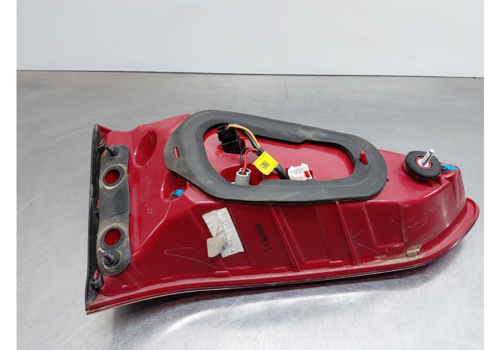 Recambio de piloto trasero derecho interior para hyundai tucson (tl, tle) 1.7 crdi referencia OEM IAM 92404D7100  