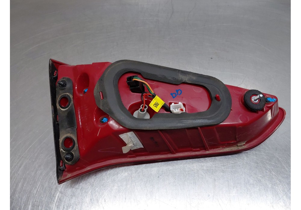 Recambio de piloto trasero derecho interior para hyundai tucson (tl, tle) 1.7 crdi referencia OEM IAM 92404D7100  