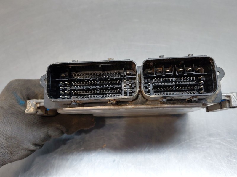 Recambio de centralita motor uce para peugeot 5008 allure referencia OEM IAM 9827483380 0281034708 