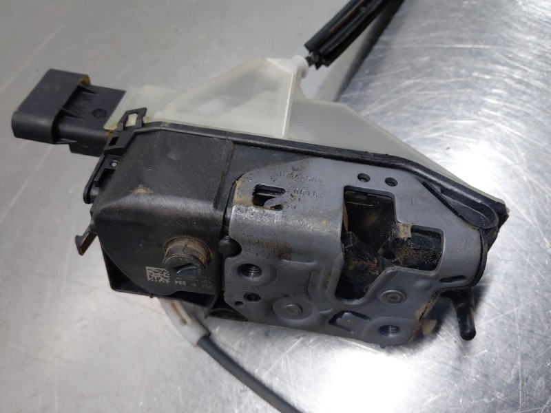 Recambio de cerradura puerta delantera derecha para peugeot 5008 allure referencia OEM IAM 9810423480  