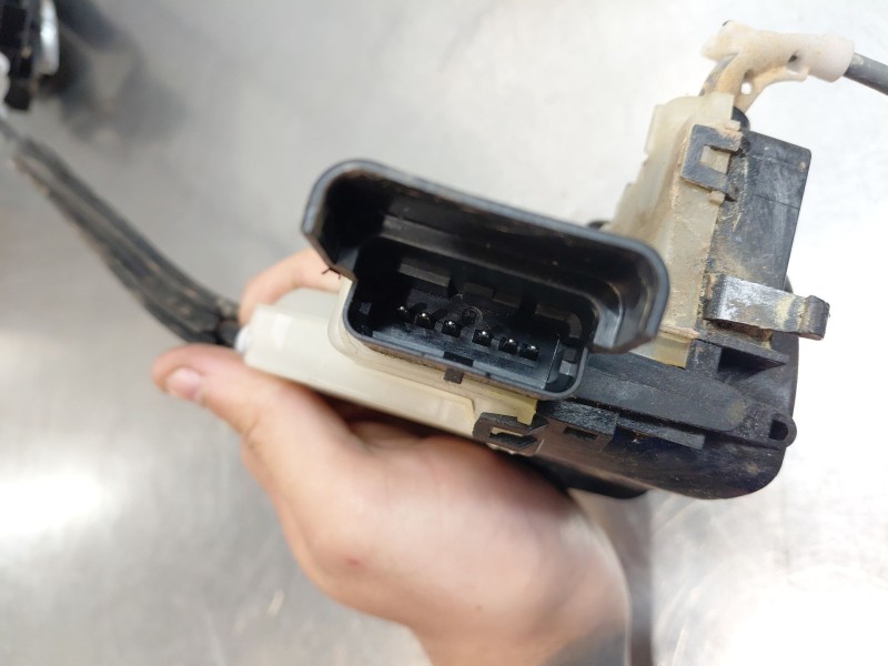 Recambio de cerradura puerta delantera izquierda para peugeot 5008 allure referencia OEM IAM 9810423580  