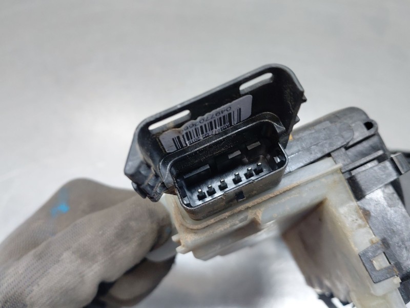 Recambio de cerradura puerta trasera derecha para peugeot 5008 allure referencia OEM IAM 9822829280  