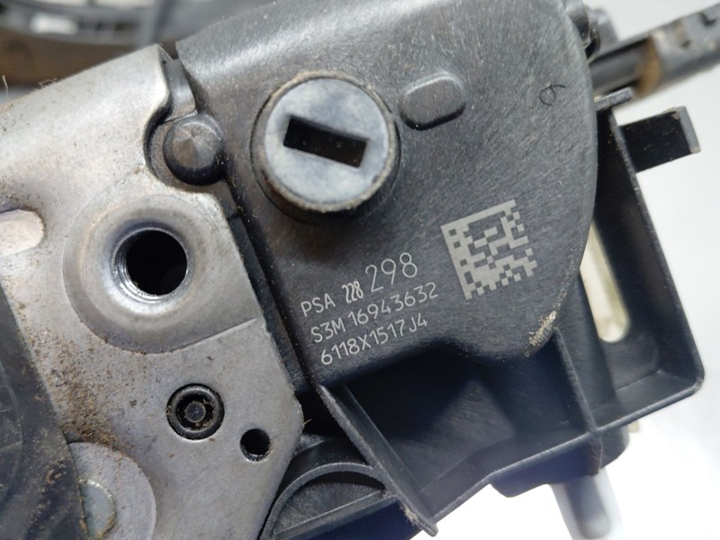 Recambio de cerradura puerta trasera izquierda para peugeot 5008 allure referencia OEM IAM 9822829880  