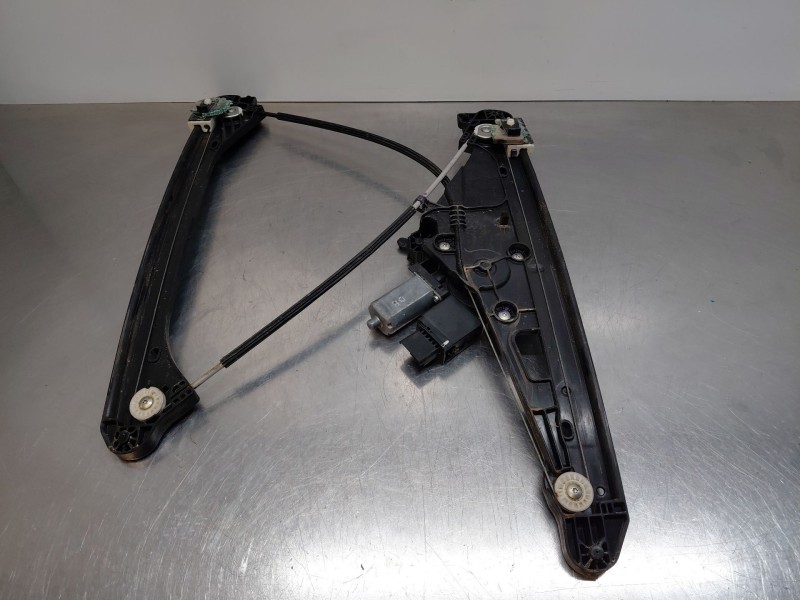 Recambio de elevalunas delantero derecho para peugeot 5008 allure referencia OEM IAM 9810488880  