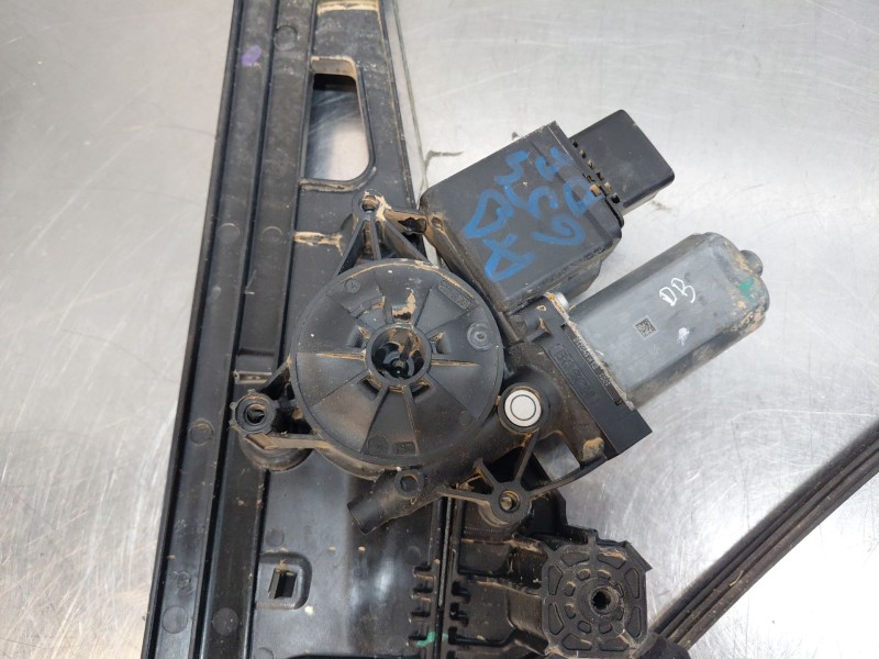 Recambio de elevalunas delantero izquierdo para peugeot 5008 allure referencia OEM IAM 9810488980  