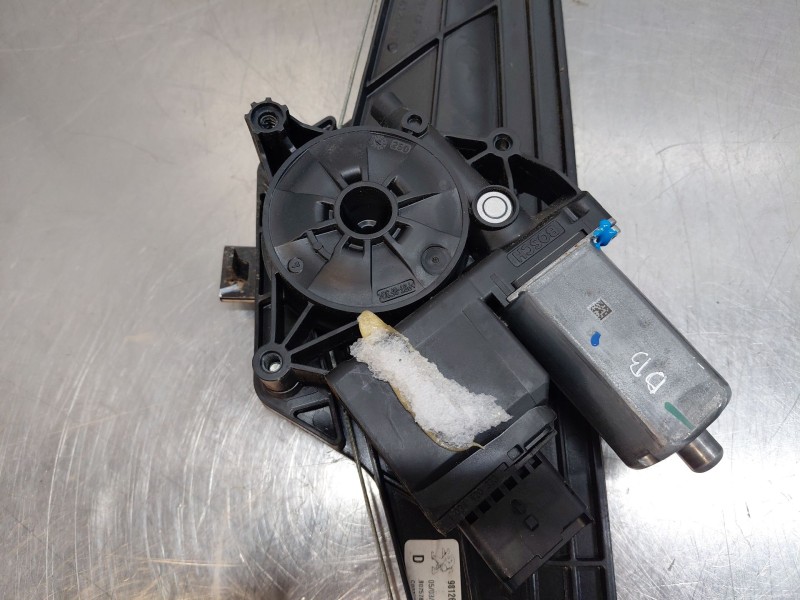 Recambio de elevalunas trasero derecho para peugeot 5008 allure referencia OEM IAM 9812642880  