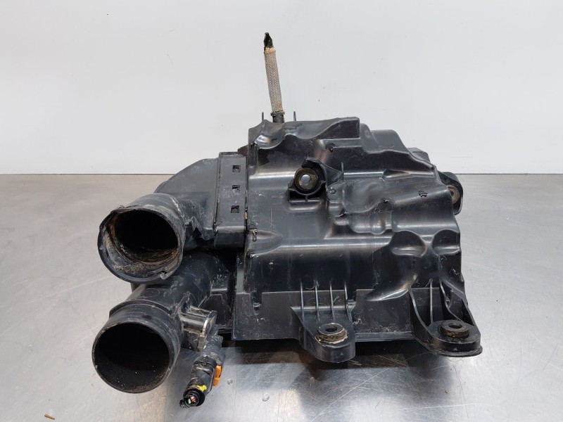 Recambio de filtro aire para peugeot 5008 allure referencia OEM IAM 9828002080  