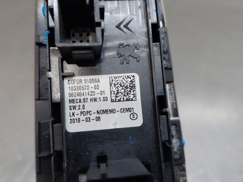 Recambio de mando elevalunas delantero izquierdo para peugeot 5008 allure referencia OEM IAM 98248414ZD  