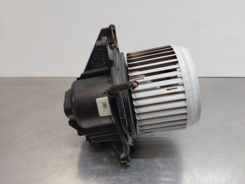 Recambio de motor calefaccion para peugeot 5008 allure referencia OEM IAM 1609690180  