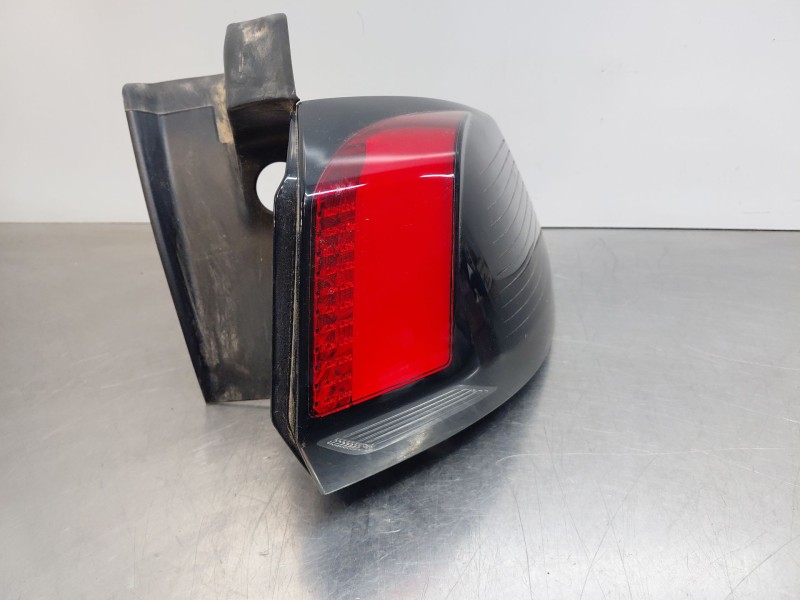 Recambio de piloto trasero derecho para peugeot 5008 allure referencia OEM IAM 9811028180  