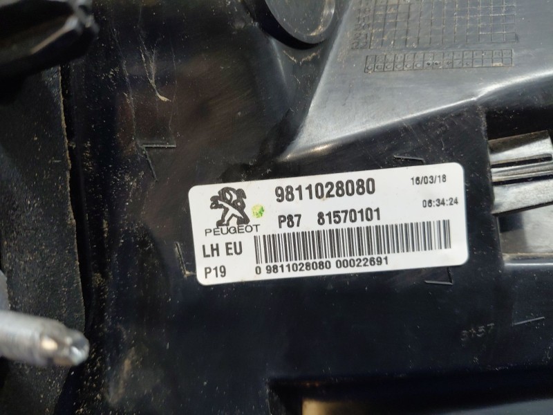 Recambio de piloto trasero izquierdo para peugeot 5008 allure referencia OEM IAM 9811028080  
