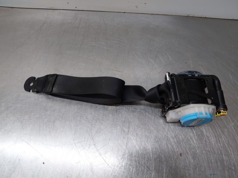 Recambio de cinturon seguridad trasero derecho para mercedes-benz clase a (w176) design referencia OEM IAM A1768602385  