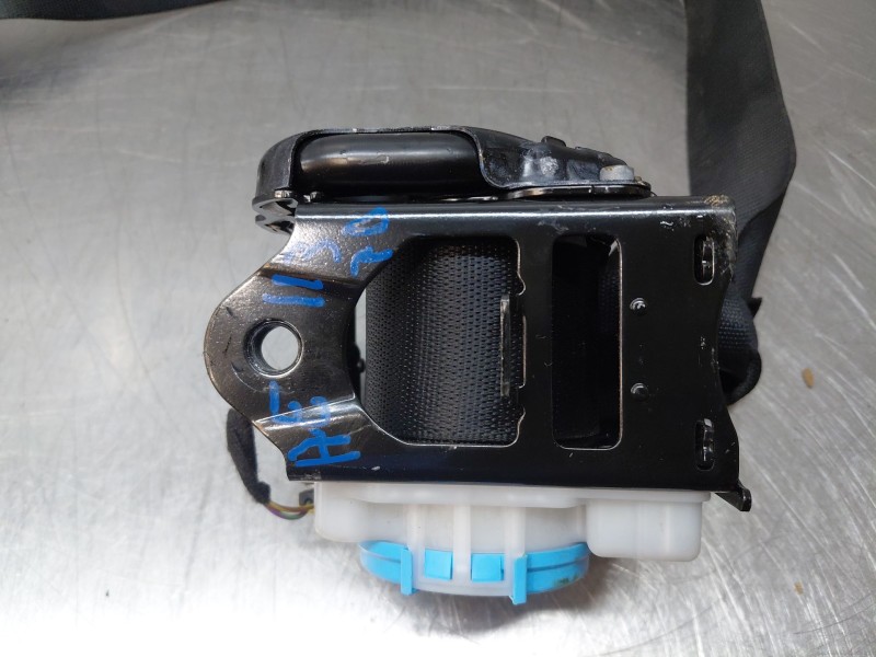 Recambio de cinturon seguridad trasero derecho para mercedes-benz clase a (w176) design referencia OEM IAM A1768602385  