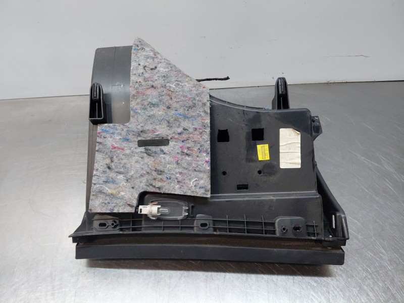 Recambio de guantera para mercedes-benz clase a (w176) design referencia OEM IAM A1766808600  