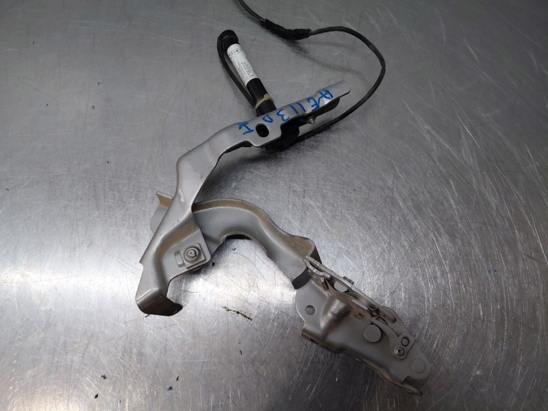 Recambio de bisagra capot para mercedes-benz clase a (w176) design referencia OEM IAM A1768800328 A1179061000 