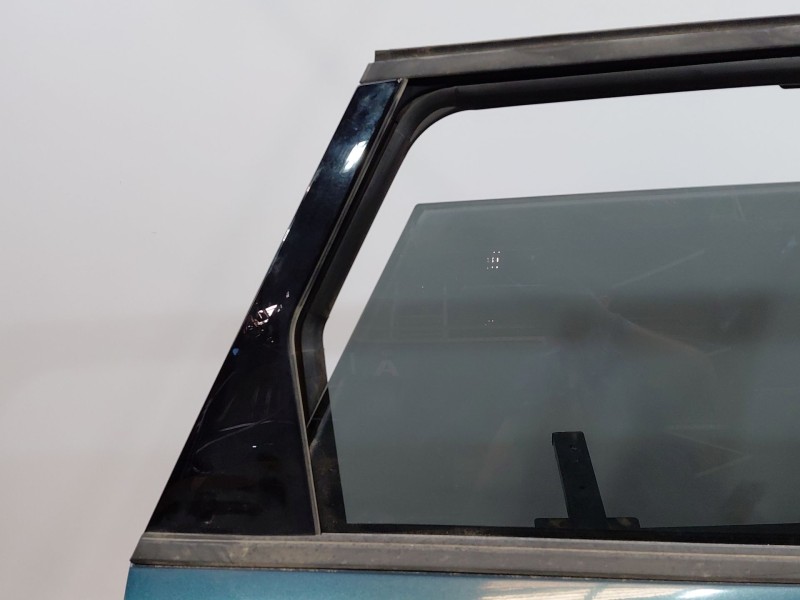 Recambio de puerta trasera derecha para peugeot 5008 allure referencia OEM IAM 9815638680  