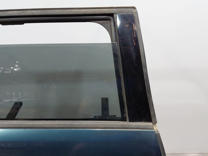 Recambio de puerta trasera derecha para peugeot 5008 allure referencia OEM IAM 9815638680  
