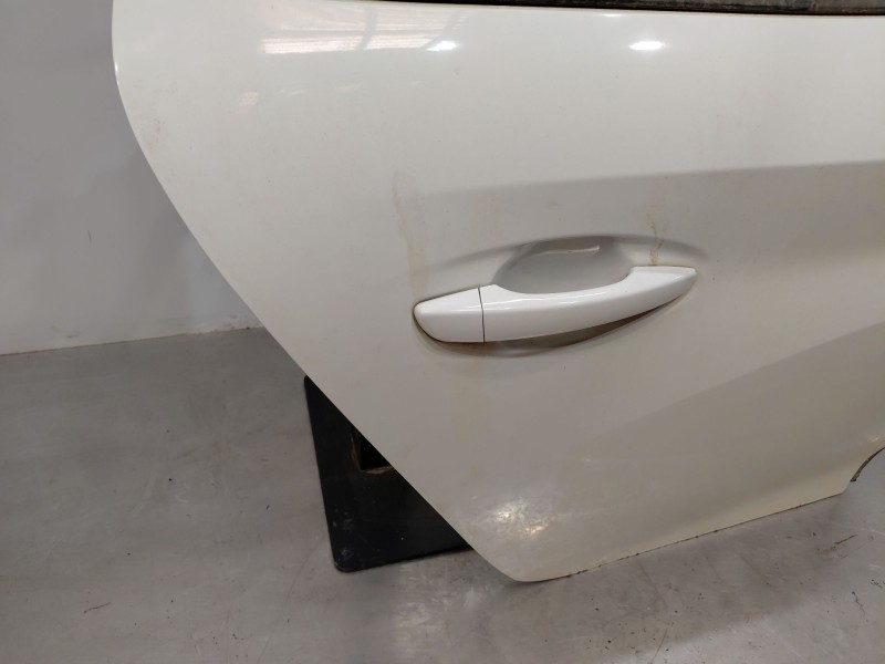 Recambio de puerta trasera derecha para peugeot 208 (p2) active pack referencia OEM IAM 9827578080  