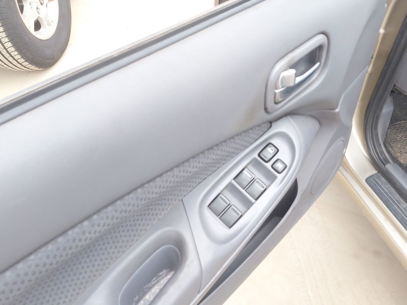 nissan almera ii hatchback (n16) del año 2003