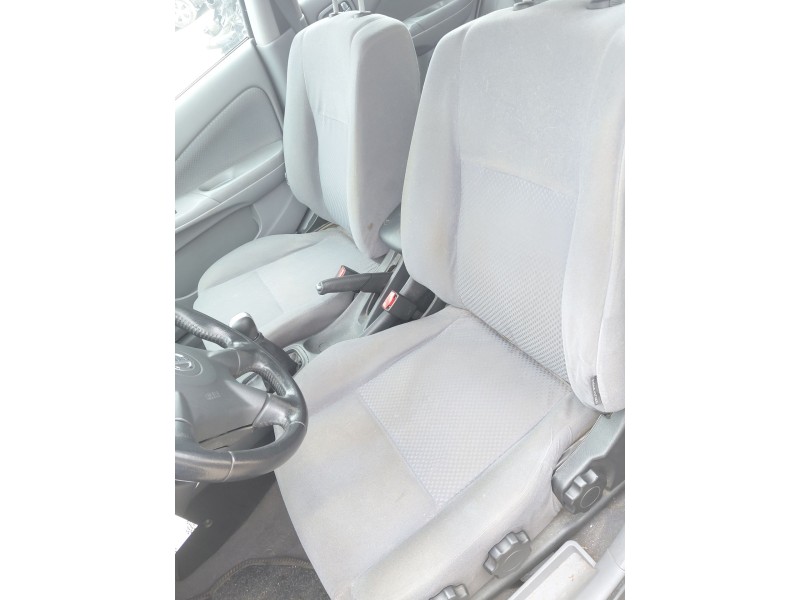 nissan almera ii hatchback (n16) del año 2003