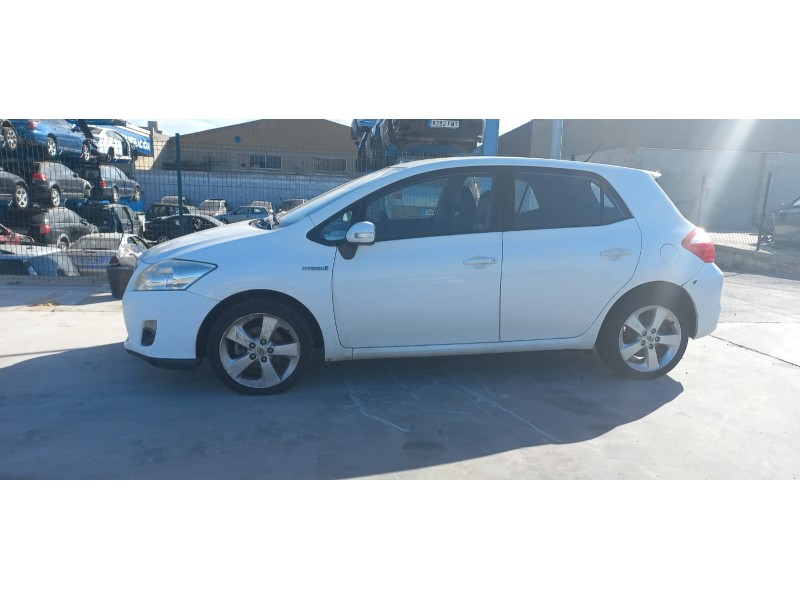 toyota auris del año 2010