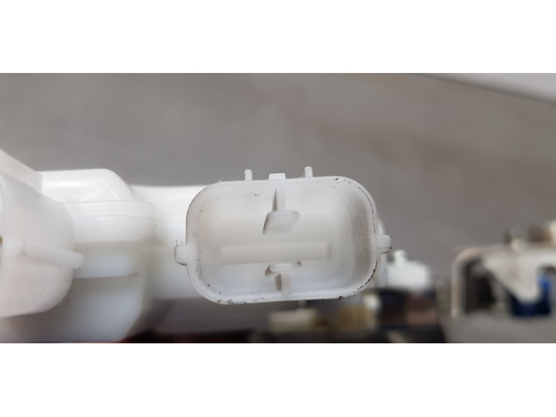 Recambio de cerradura puerta lateral derecha para nissan nv 200 (m20) evalia premium referencia OEM IAM 82504JX30A  