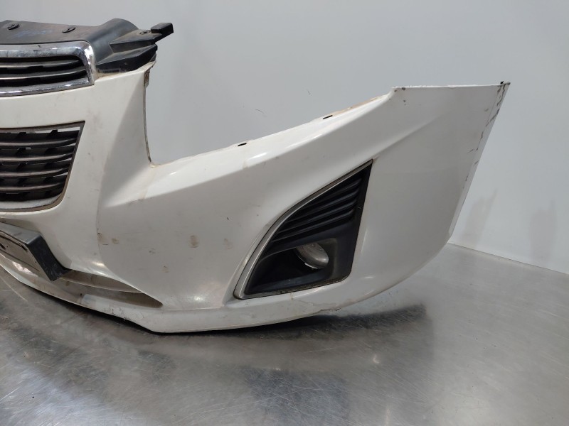 Recambio de paragolpes delantero para chevrolet cruze (j300) 2.0 cdi referencia OEM IAM 95297065  