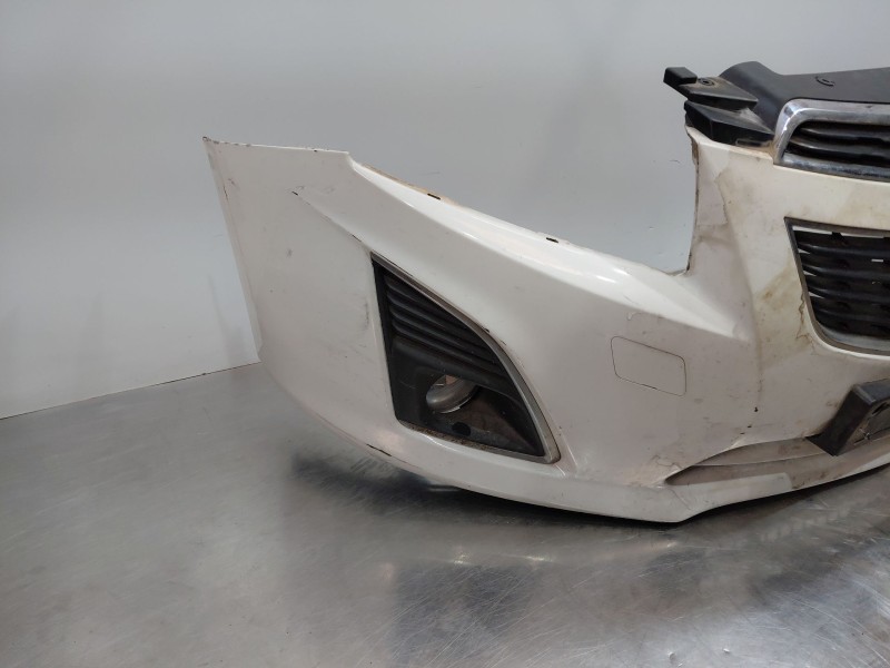 Recambio de paragolpes delantero para chevrolet cruze (j300) 2.0 cdi referencia OEM IAM 95297065  
