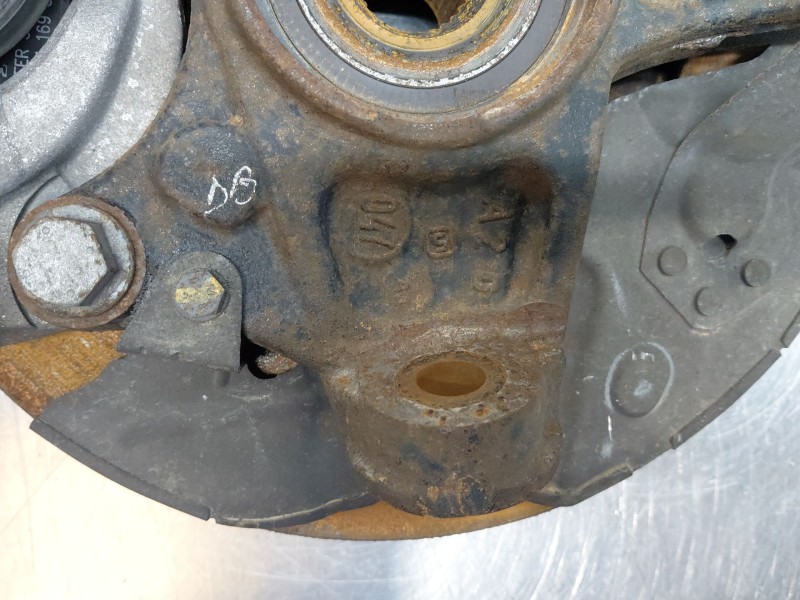 Recambio de mangueta delantera derecha para peugeot 5008 allure referencia OEM IAM 1618891080  