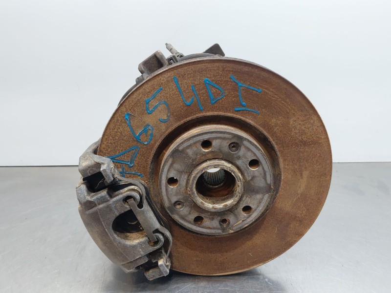 Recambio de mangueta delantera izquierda para peugeot 5008 allure referencia OEM IAM 1618890980  