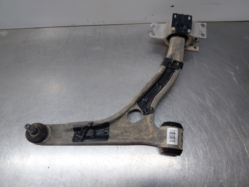 Recambio de brazo suspension inferior delantero derecho para mercedes-benz clase a (w176) design referencia OEM IAM A2463304800 