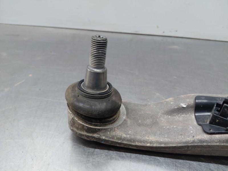 Recambio de brazo suspension inferior delantero derecho para mercedes-benz clase a (w176) design referencia OEM IAM A2463304800 