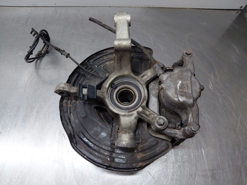 Recambio de mangueta delantera izquierda para mercedes-benz clase a (w176) design referencia OEM IAM A2463320501  