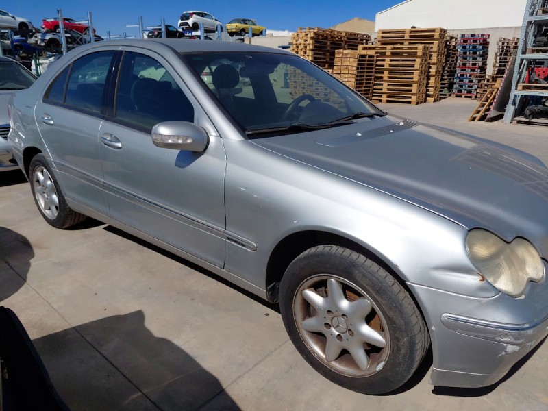 mercedes-benz clase c (w203) del año 2004