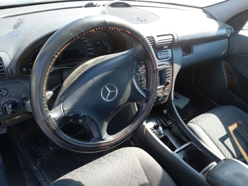 mercedes-benz clase c (w203) del año 2004