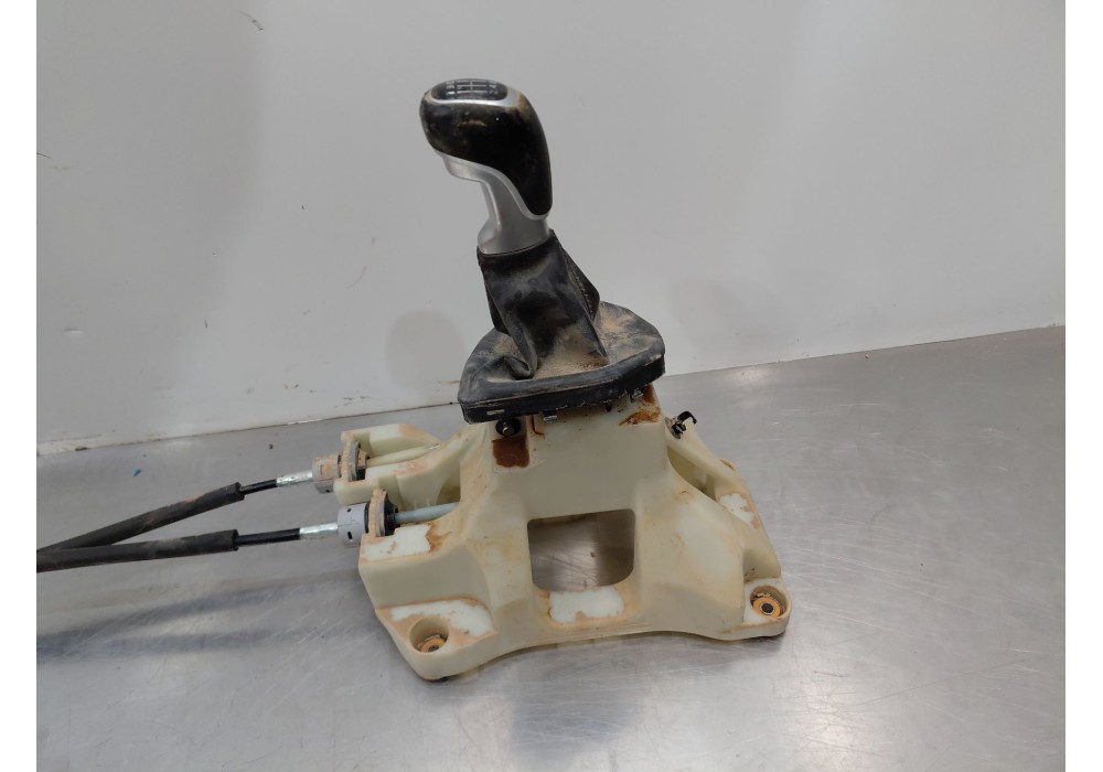 Recambio de palanca cambio para kia sportage drive referencia OEM IAM 43700F1210  