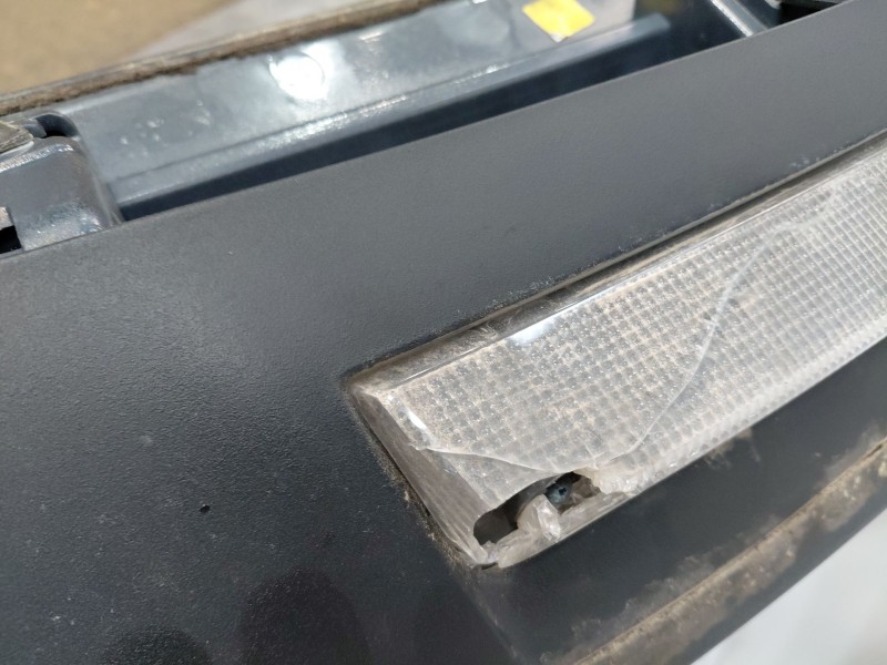 Recambio de aleron trasero para citroën c4 cactus 1.2 vti 82 referencia OEM IAM 1611384280  
