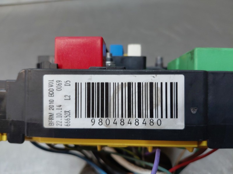 Recambio de caja reles / fusibles para citroën c4 cactus 1.2 vti 82 referencia OEM IAM 9804848480  
